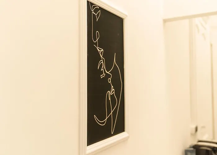 לינה וארוחת בוקר Art 4*