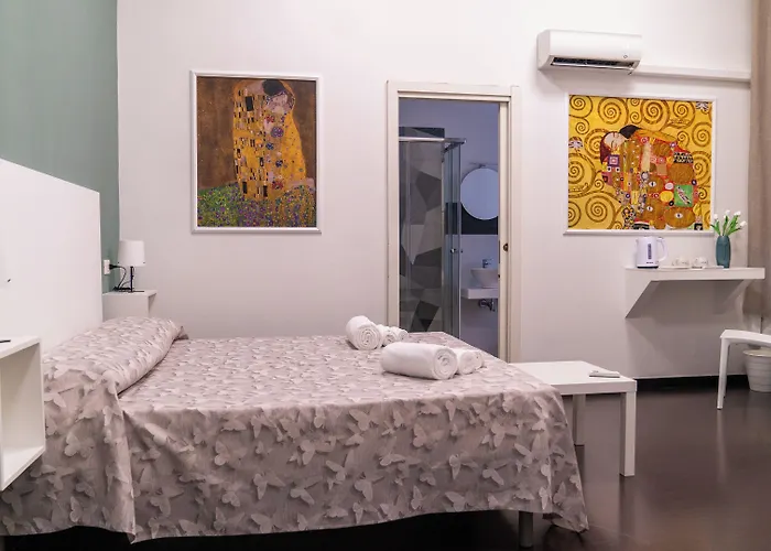 Art לינה וארוחת בוקר רג'יו די קאלאבריה